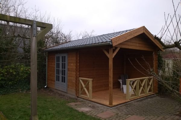 blokhut-met-veranda